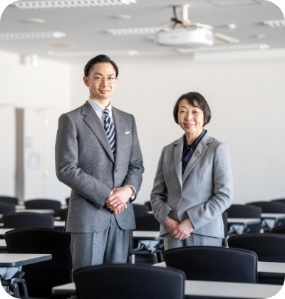 Director and President Hitomi Ohtomo (Right) Director Shimpei Ohtomo (Left)